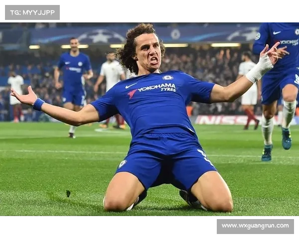 从中场调至后卫 大卫路易斯球场位置转变的深度解析